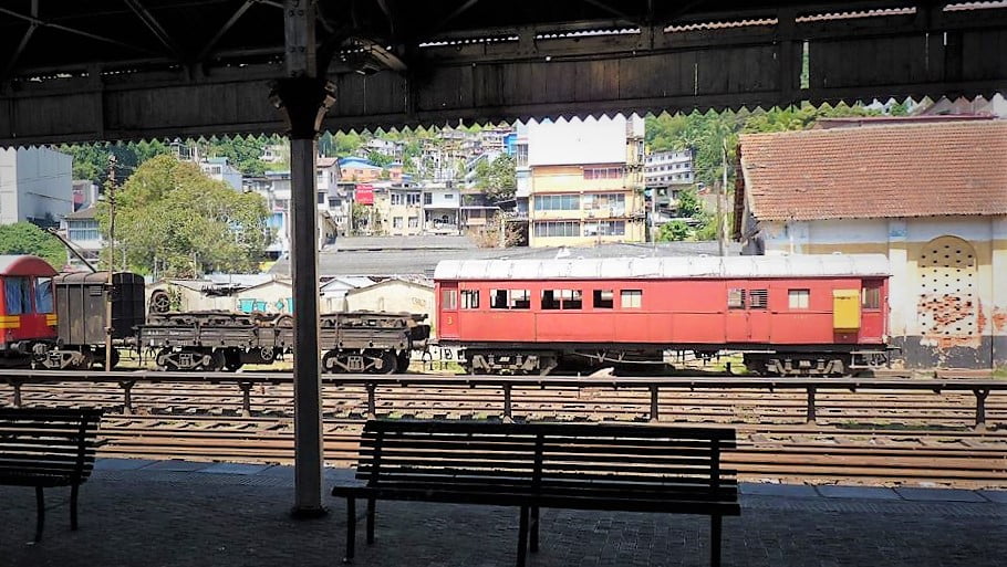 Junalla Sri Lankassa - Kandysta Ellaan