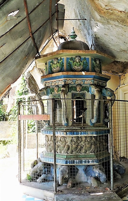 Mulkirigala Raja Maha Vihara Rock Temple Sri Lanka