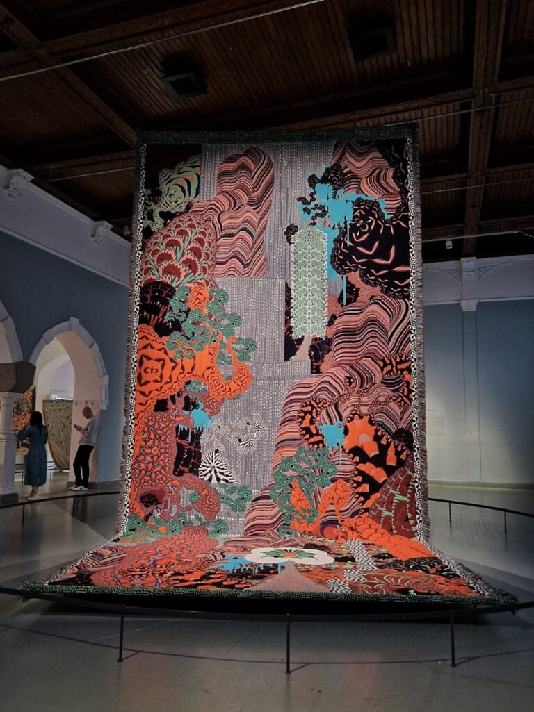 Designmuseo ja Kustaa Saksin Rajamailla -näyttely