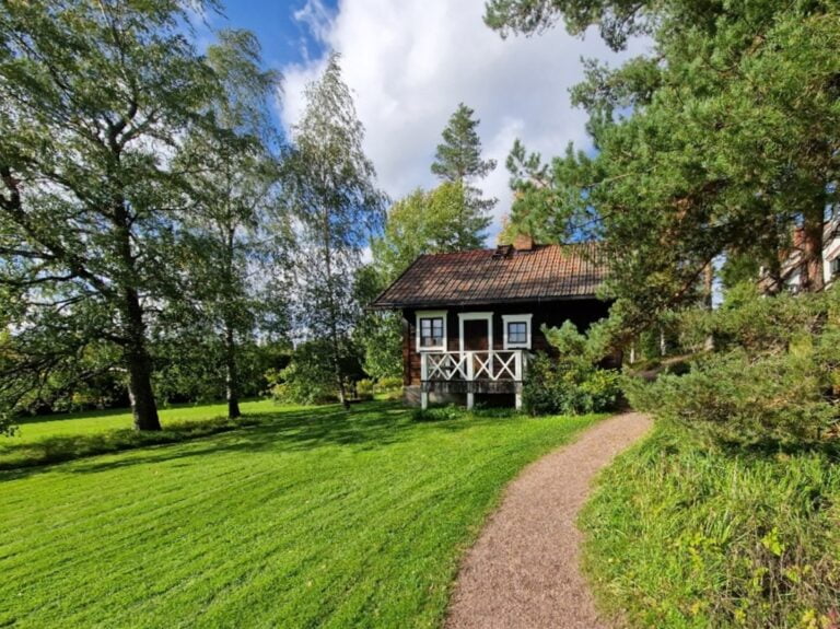 Sibeliuksen saunarakennus - Kohti avaraa maailmaa