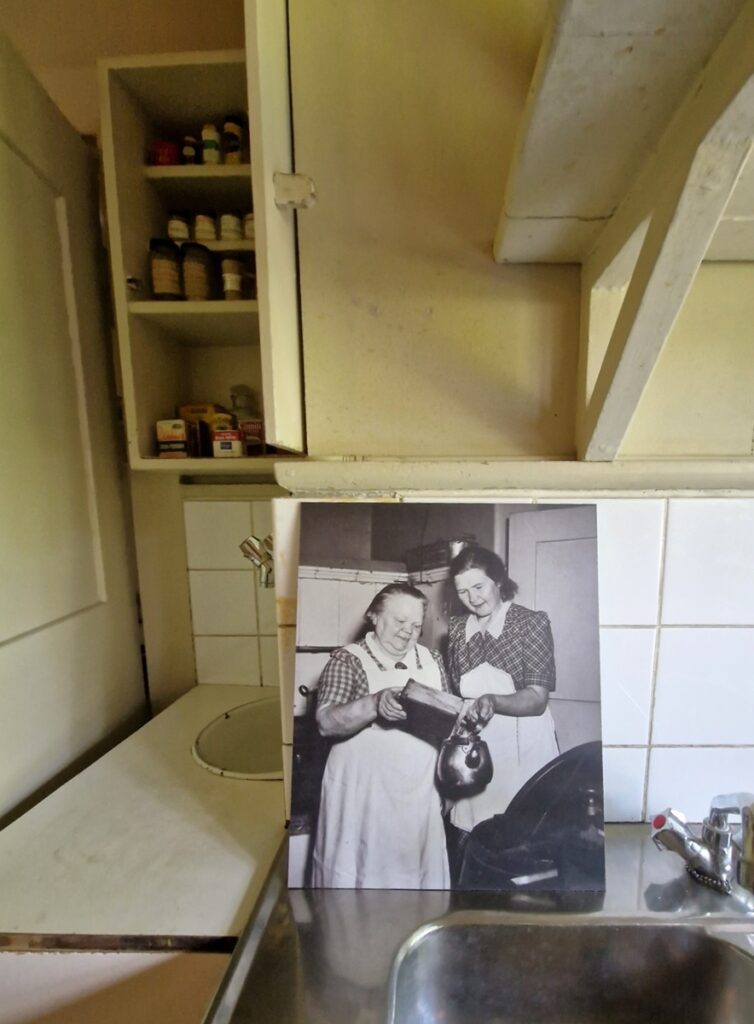 Sibeliusten Ainola Järvenpäässä - palvelijat