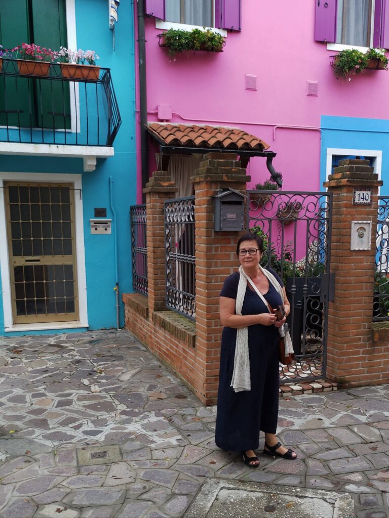 Värikäs Buranon saari Venetsiassa