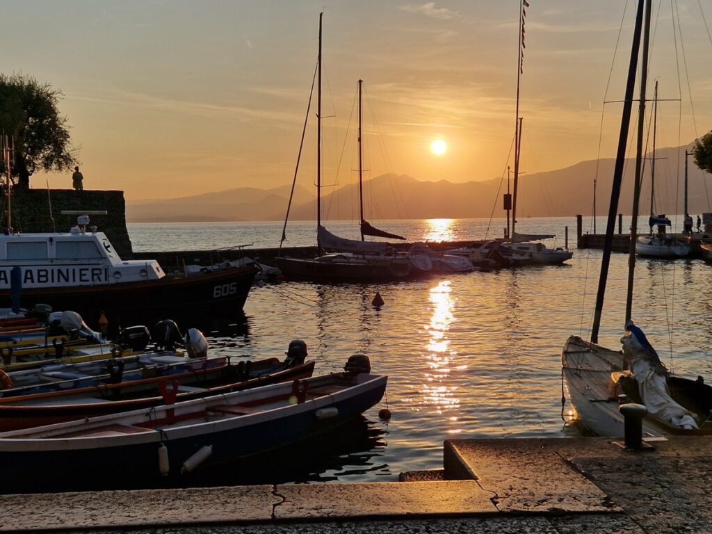 Venetsiasta Padanon kautta Torri del Benacoon
