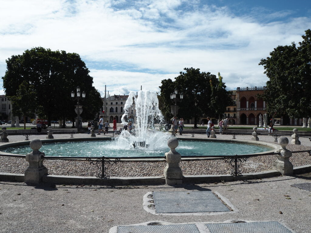 Prato della Valle - Kohti avaraa maailmaa